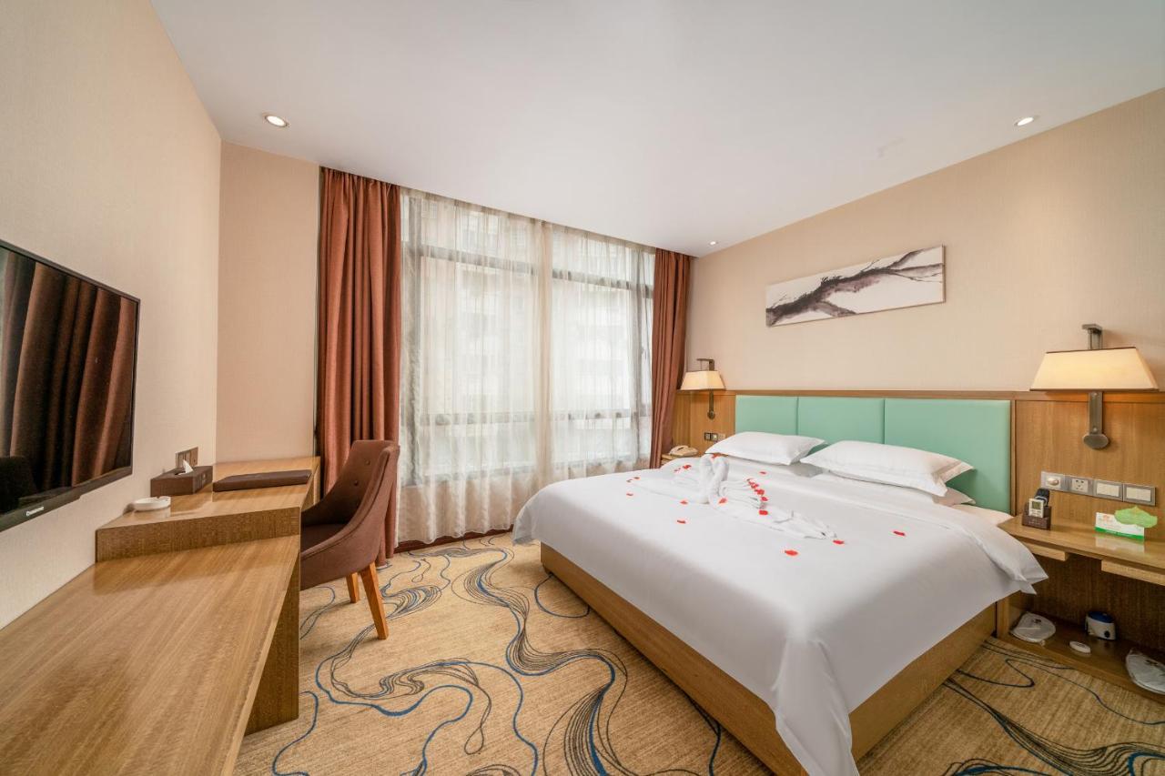 กวางโจว ป๋ออี้ โฮเทล Hotel ภายนอก รูปภาพ